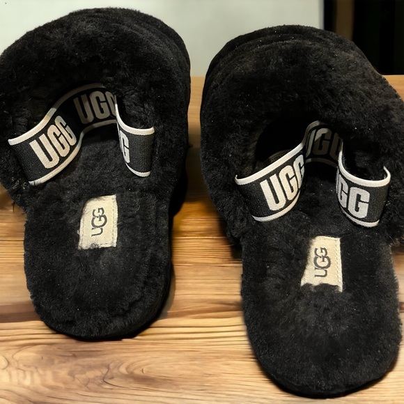 Ugg Fluff Yeah Slide, wedge slipper/sandal. Black, size 8. - Picture 4 of 7